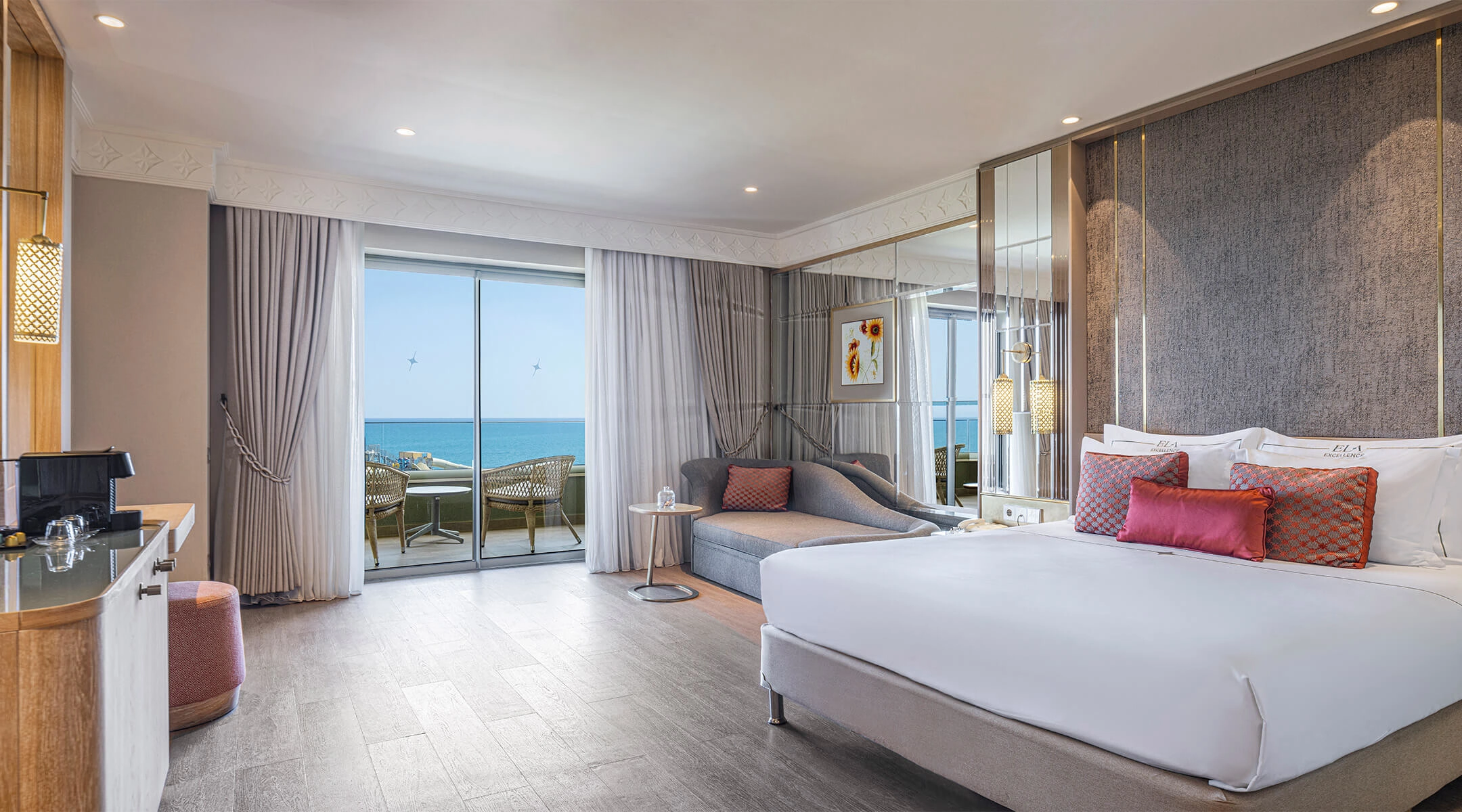 Grand Superior Sea View Banner D 1