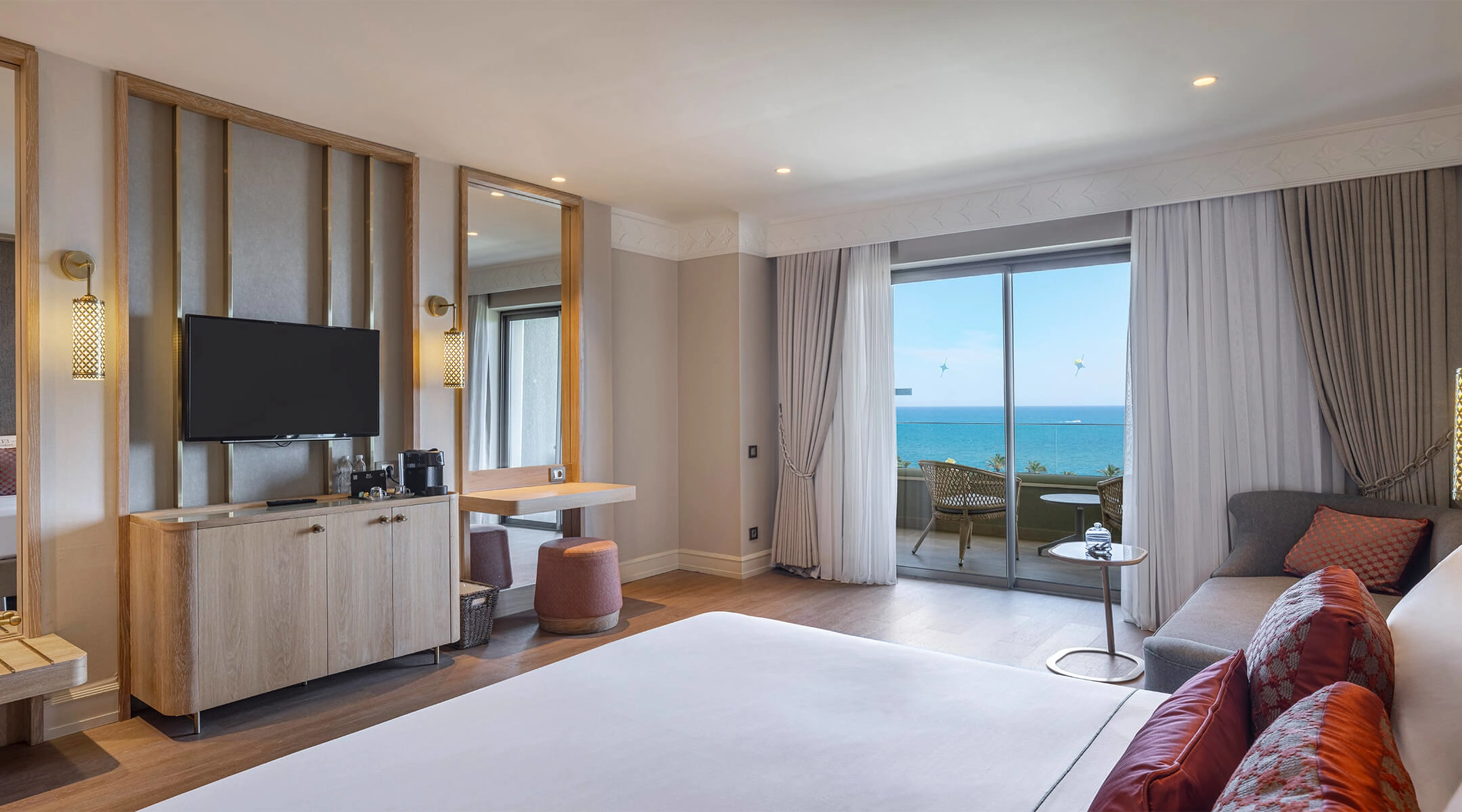 Grand Superior Sea View Banner D 2